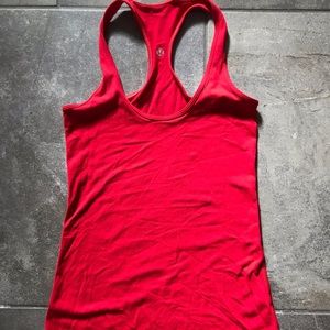 Lululemon Red Tank 6 EUC